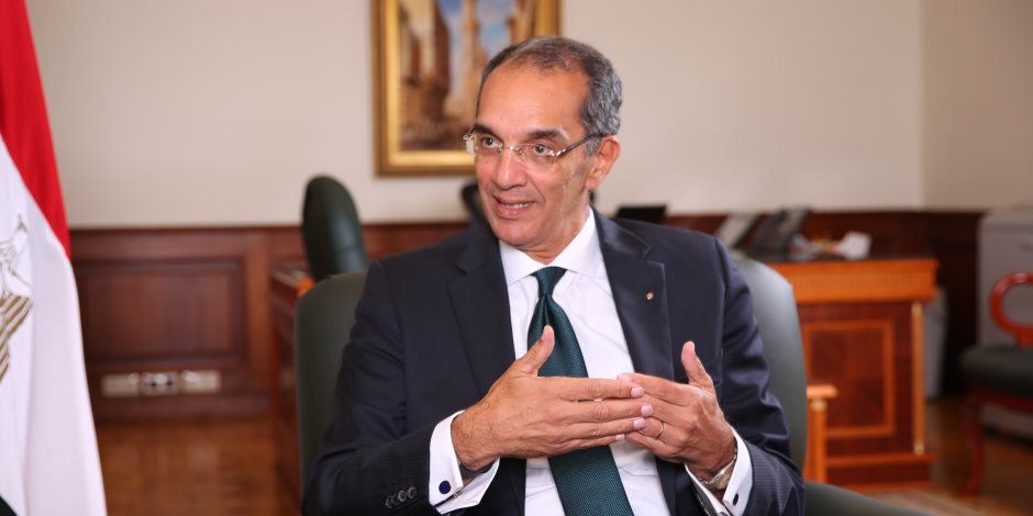 وزير الاتصالات الدكتور عمرو طلعت