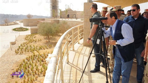 الرئيس يتفقد جبل الجلالة - صورة أرشيفية الرئيس يتفقد جبل الجلالة - صورة أرشيفية