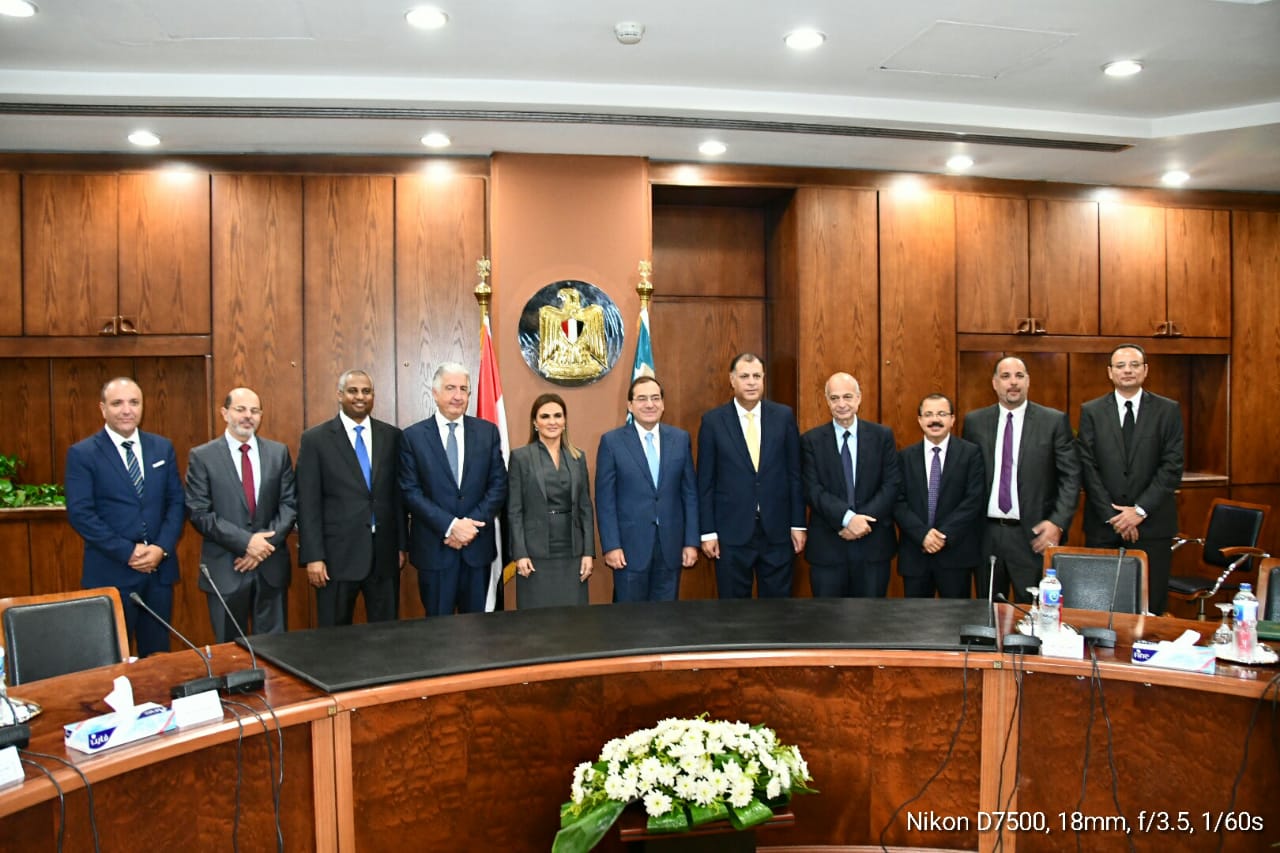 عقب التوقيع عقب التوقيع