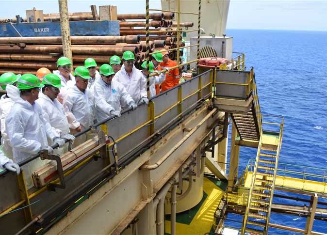 الاكتشافات البترولية- أرشيفية