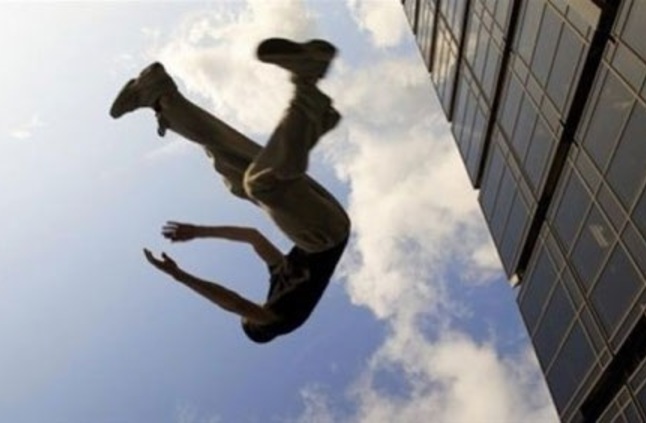 مصرع "ضرير" سقط من شرفة الطابق الخامس