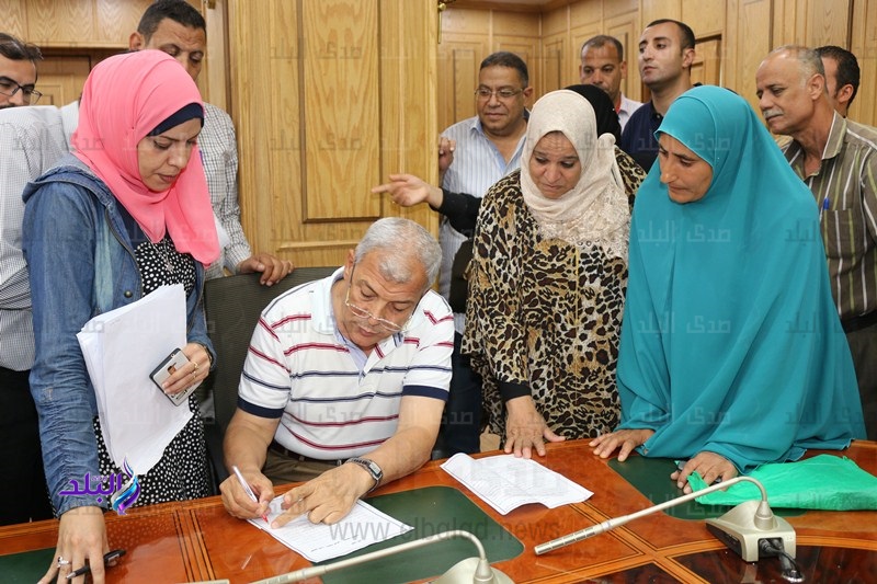 محافظ المنوفية يأمر بحل مشكلة توصيل الصرف الصحي بقرية زوير