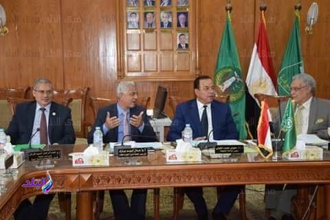 رئيس جامعة المنوفية يعقد جلسات التعليم المفتوح رئيس جامعة المنوفية يعقد جلسات التعليم المفتوح