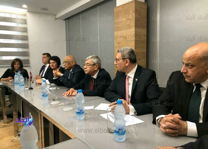 عبدالعال يلتقي وزير الطاقة والتجارة والصناعة والسياحة بقبرص