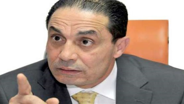 الدكتور سامي عبدالعزيز