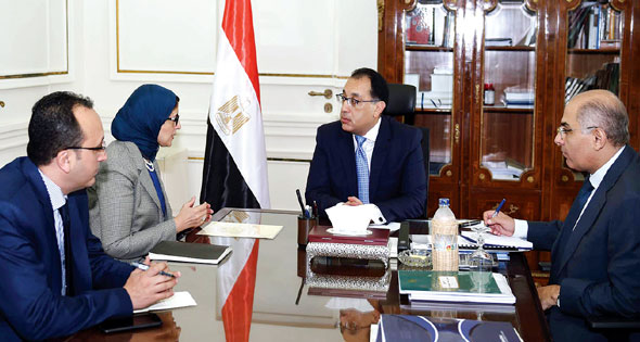رئيس الوزراء ووزيرة الصحة رئيس الوزراء ووزيرة الصحة