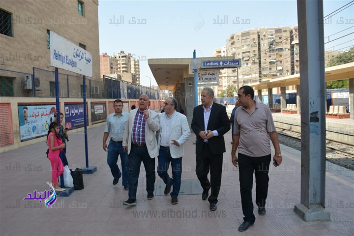 جولة رئيس المترو ببعض محطات الخط الأول