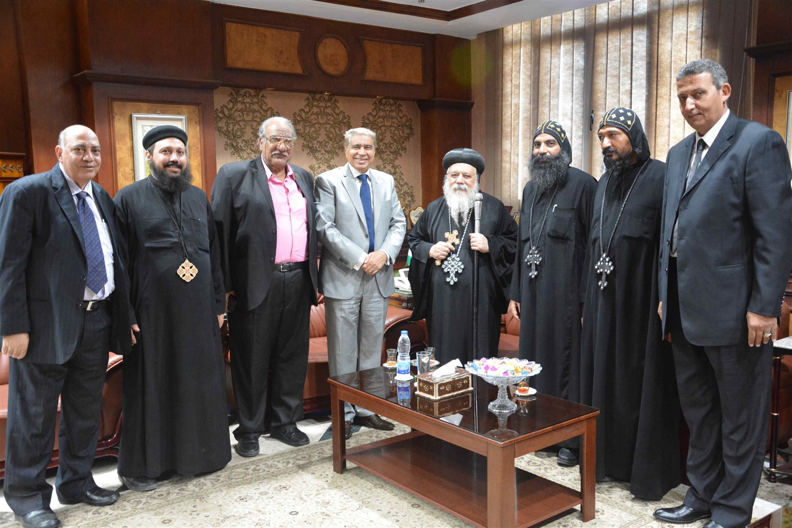 محافظ المنيا يستقبل وفد مطرانية ملوي