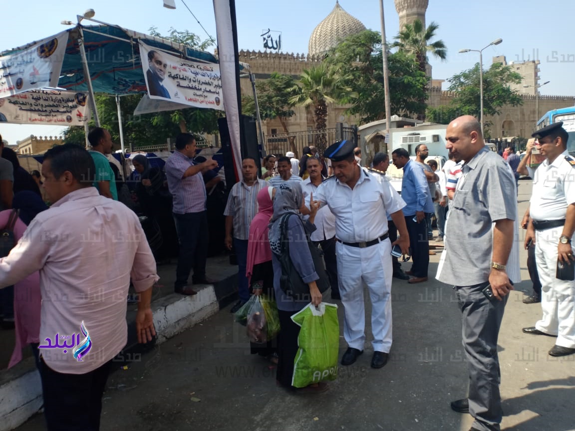 مدير أمن القاهرة يتفقد أسواق مبادرة كلنا واحد مدير أمن القاهرة يتفقد أسواق مبادرة كلنا واحد