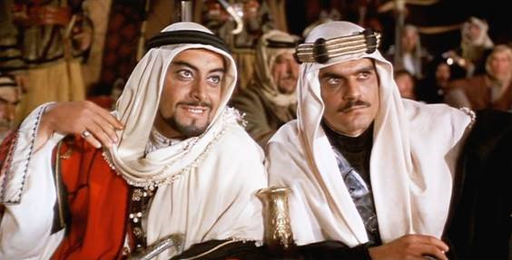 صورة للفنان جميل راتب خلال المشاركة في فيلم لورانس العرب 