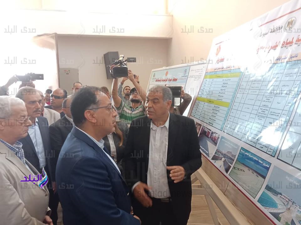 رئيس الوزراء يتفقد محطتي المياه والكهرباء بالوليدية