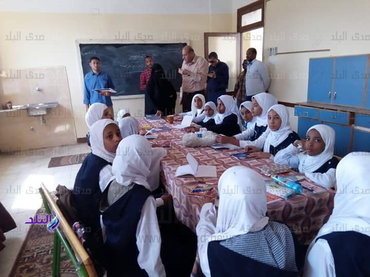 الدكتور السيد الفيومى وكيل وزارة التربية والتعليم بأسوان 