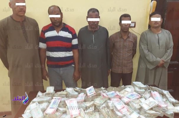 المتهمين