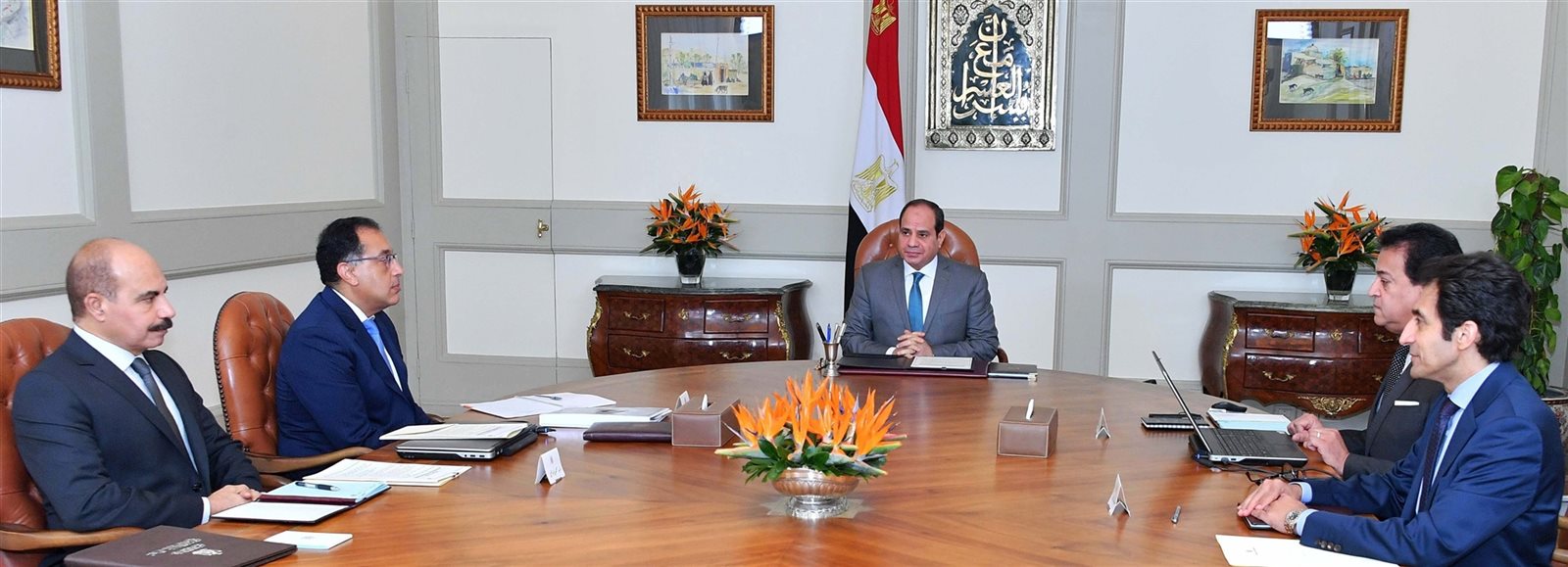 الرئيس السيسى يجتمع مع رئيس الوزراء ووزير التعليم العالي