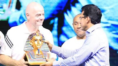 وزير الرياضة المصرى مع إنفانتينو ورئيس الكاف وزير الرياضة المصرى مع إنفانتينو ورئيس الكاف