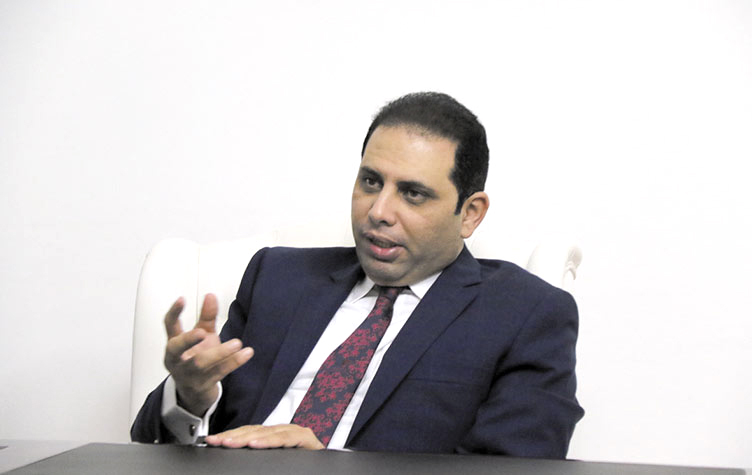 الدكتور ياسر حسان الخبير بمجال الإعلام والتجارة الإلكترونية الدكتور ياسر حسان الخبير بمجال الإعلام والتجارة الإلكترونية