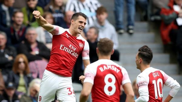 رامزي مع لاعبي آرسنال