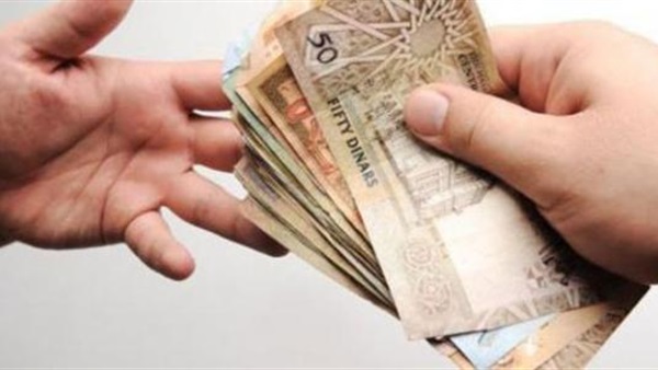 إعطاء زكاة المال للزوج الفقير