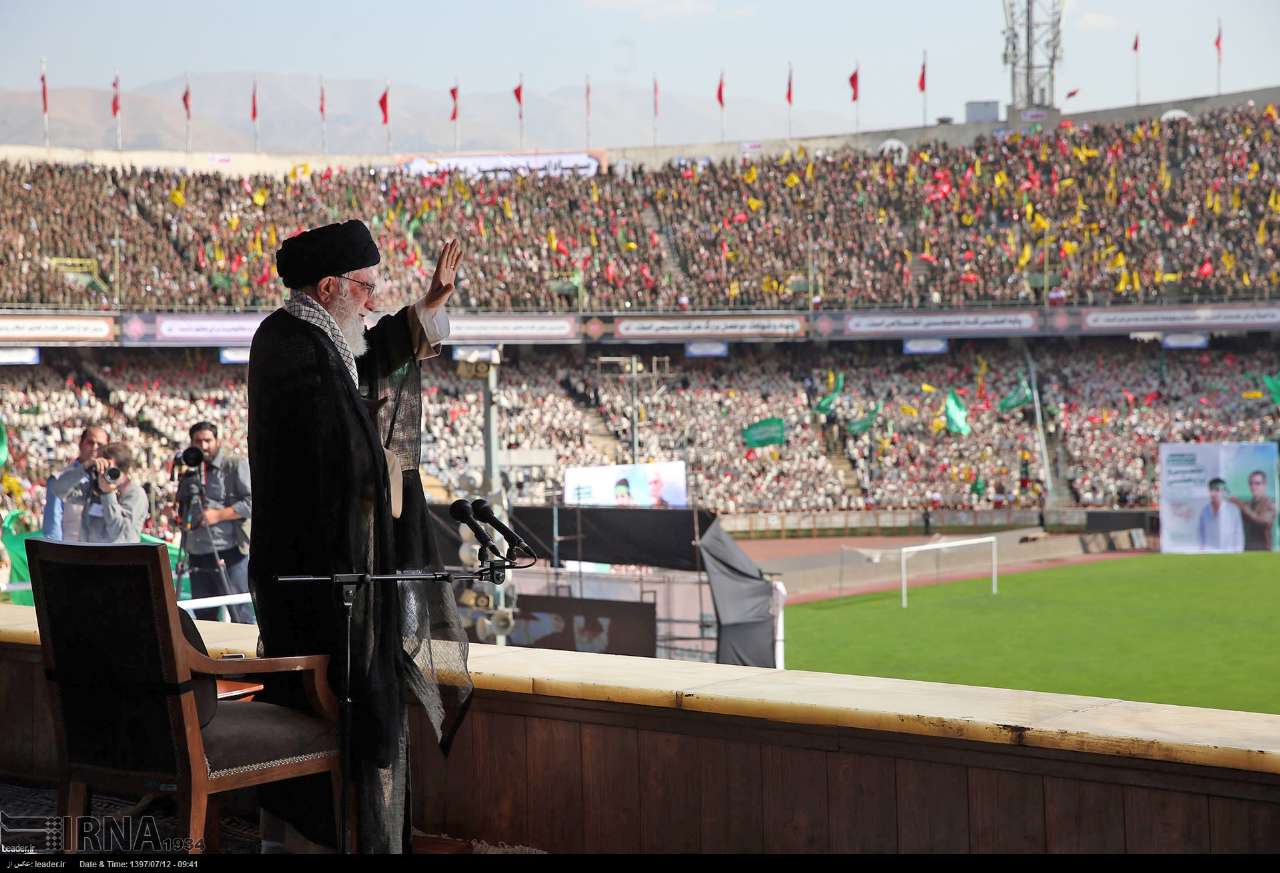 علي خامنئي يلقى خطابا أمام قوات الباسيج والحرس الثوري