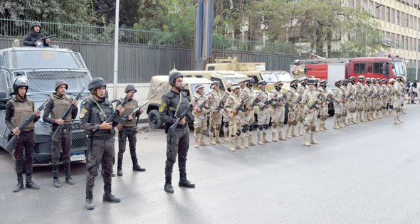 قوات الجيش والشرطة - أرشيفية