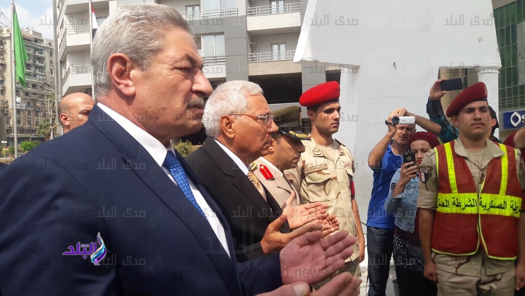 وضع اكليل الزهور على النصب التذكاري للشهداء بميدان 6 أكتوبر 