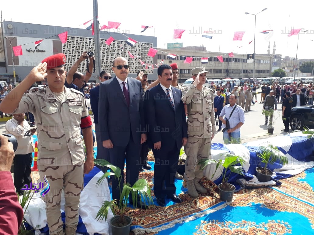 محافظ القليوبية يضع إكليل من الزهور على قبر الجندي المجهول محافظ القليوبية يضع إكليل من الزهور على قبر الجندي المجهول