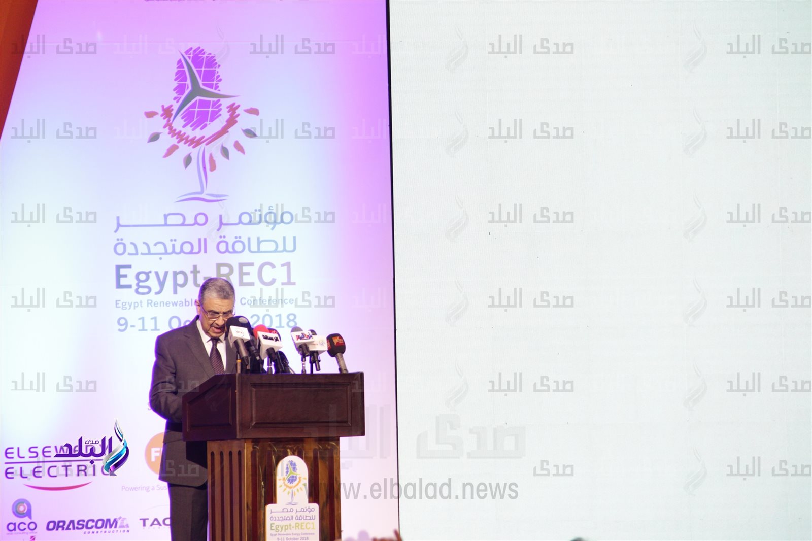 الدكتور محمد شاكر وزير الكهرباء