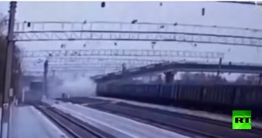 لحظة إنهيار الجسر 