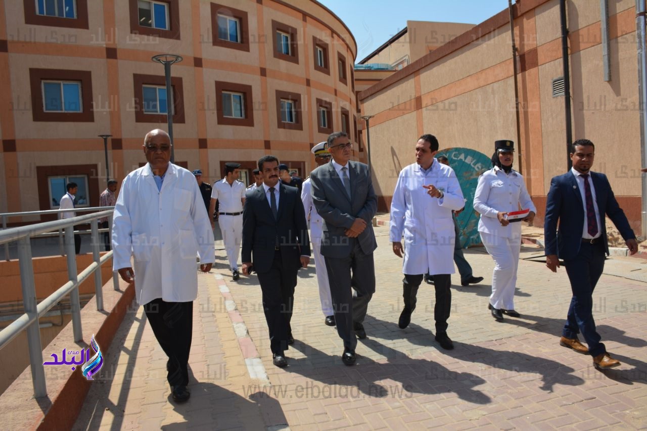 مدير امن الاقصر والقيادات الشرطية يزورون مستشفى السرطان