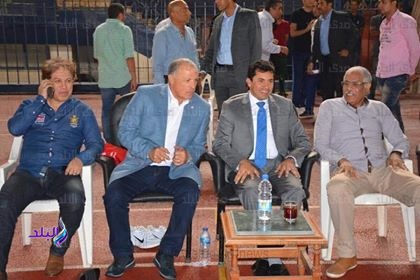 وزير الرياضة وهاني أبو ريدة فى مران المنتخب وزير الرياضة وهاني أبو ريدة فى مران المنتخب