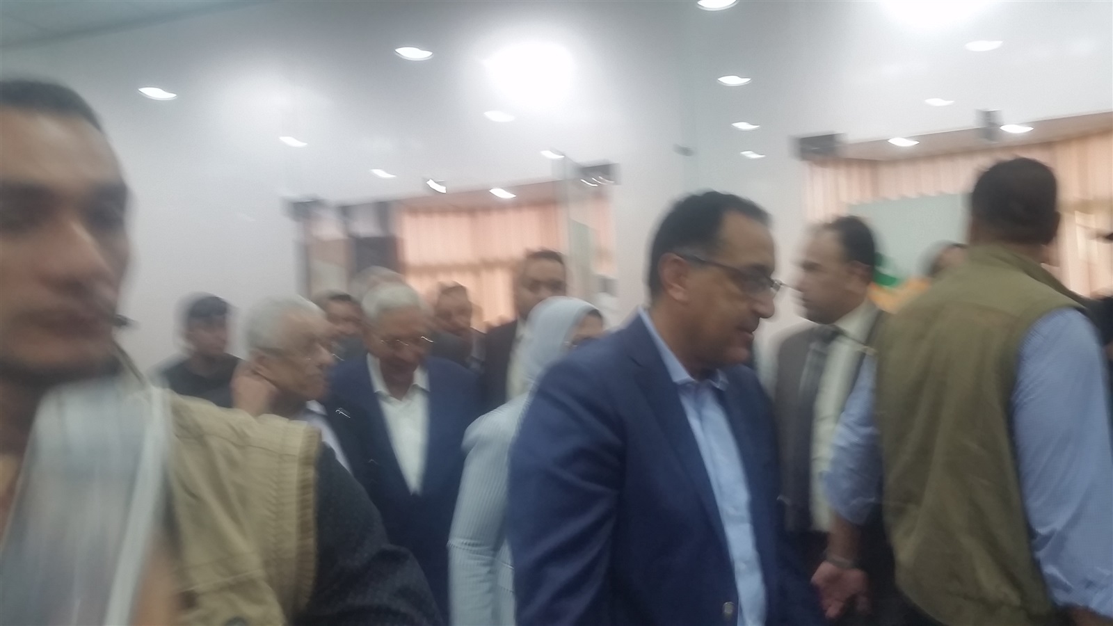 رئيس الوزراء يتفقد مستشفى أطفال المنصورة