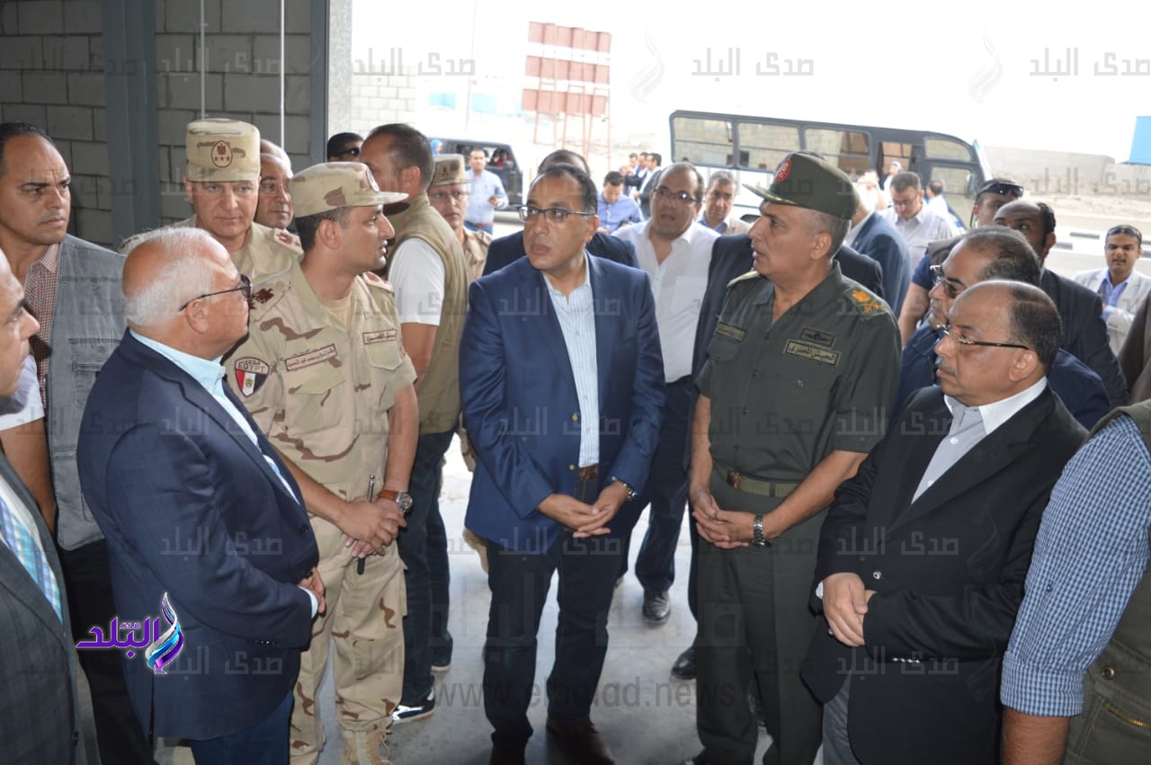 مدبولى يتفقد 118 مصنع جنوب بورسعيد لإنتاج الإطارات