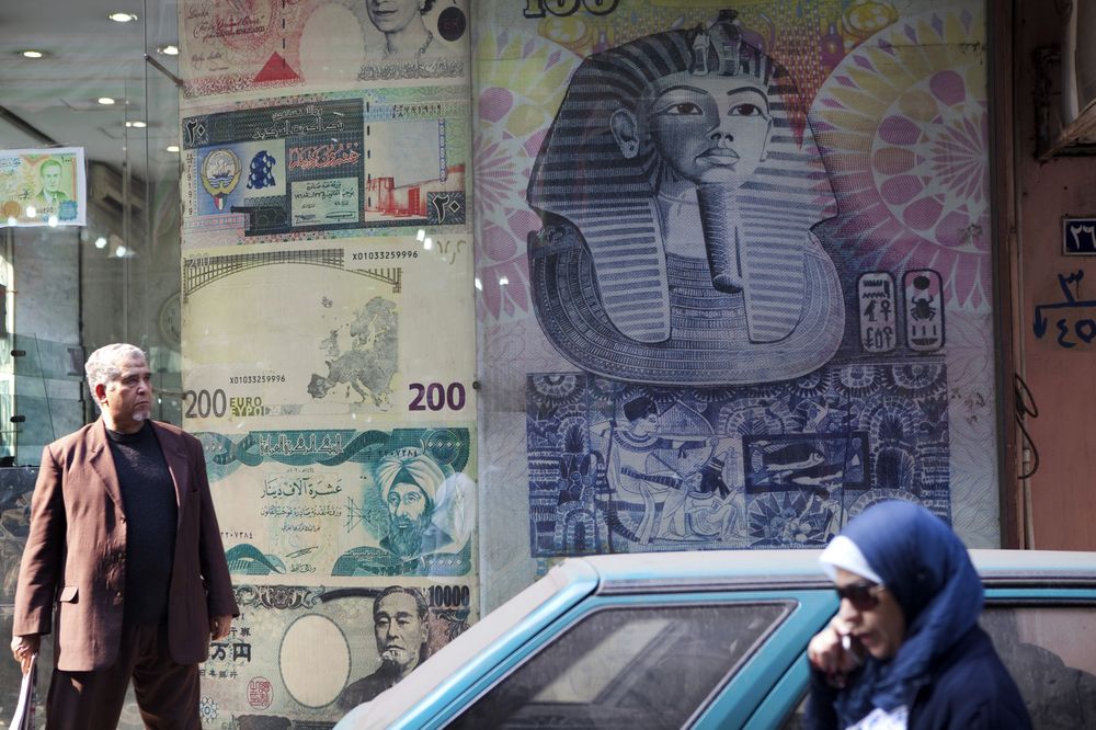 الحكومة المصرية تسعى لتخفيف الاعتماد على الدولار الحكومة المصرية تسعى لتخفيف الاعتماد على الدولار