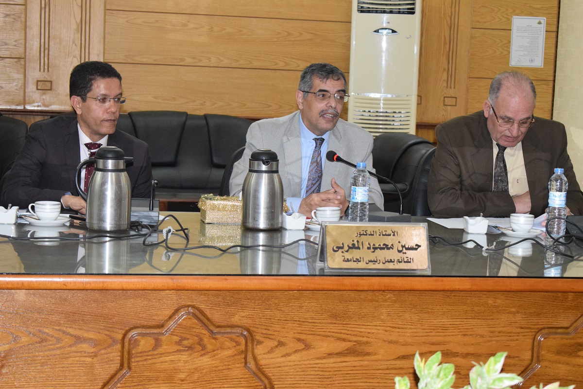 الدكتور حسين المغربي القائم بأعمال رئيس جامعة بنها الدكتور حسين المغربي القائم بأعمال رئيس جامعة بنها