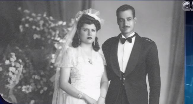 الزعيم الراحل عبدالناصر وزوجته قبل توليه مقاليد الحكم 