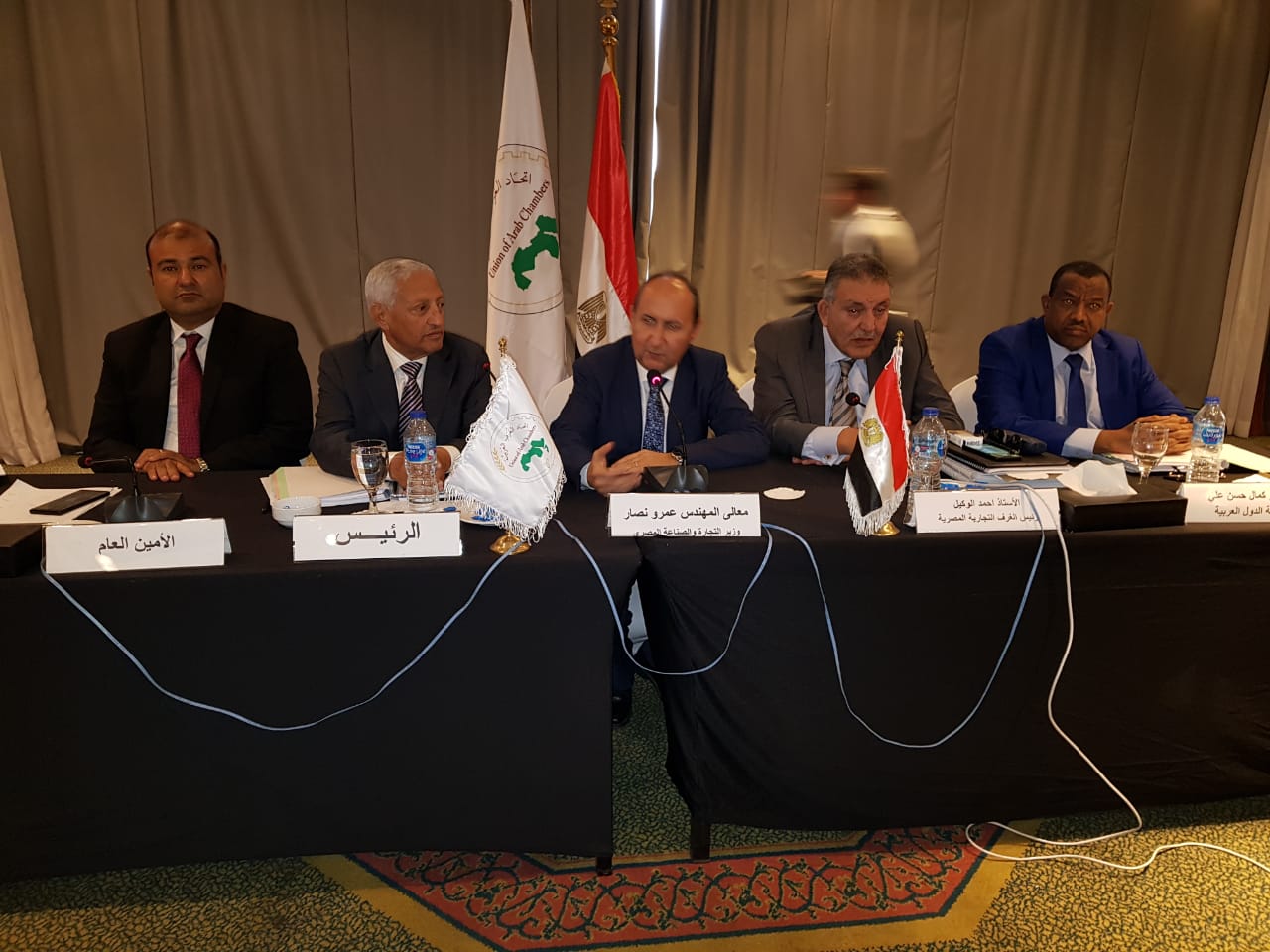 جانب من الاجتماع جانب من الاجتماع