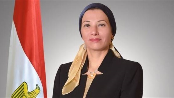وزيرة البيئة وزيرة البيئة