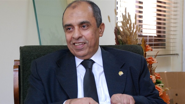 الدكتور عز الدين 