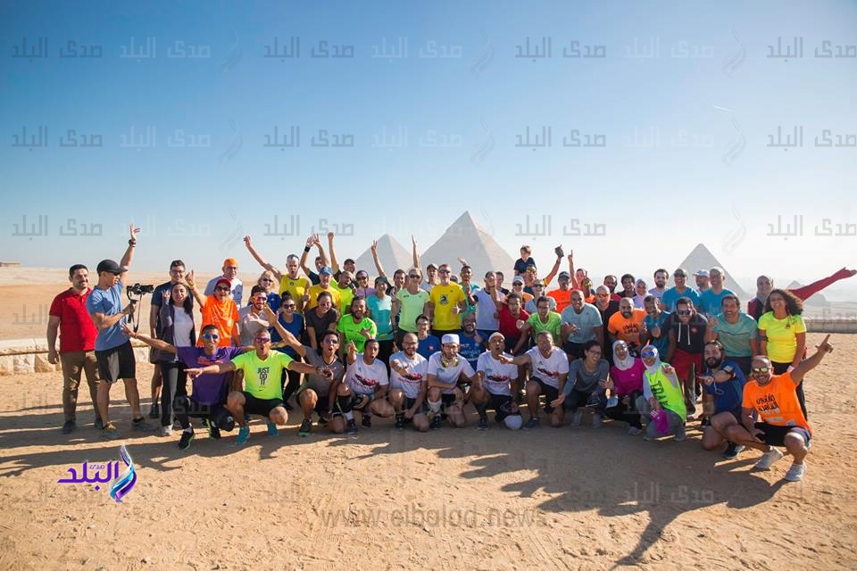 منظمو أقدم مارثون في العالم أمام الأهرامات منظمو أقدم مارثون في العالم أمام الأهرامات