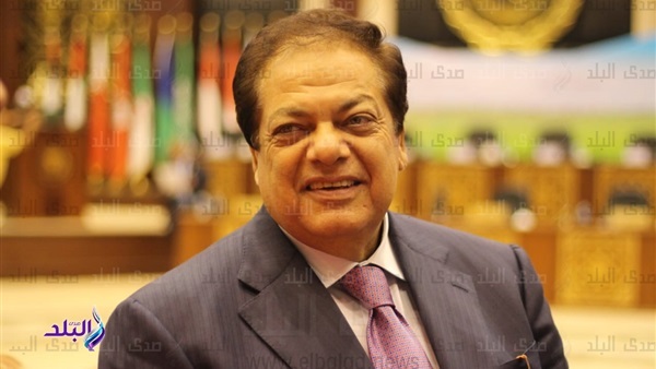 رجل الأعمال محمد أبو العينين 