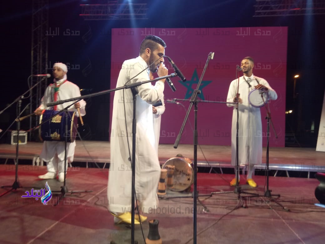 فرقة النسيم المغربية تشعل حماس الجمهور بالهناجر