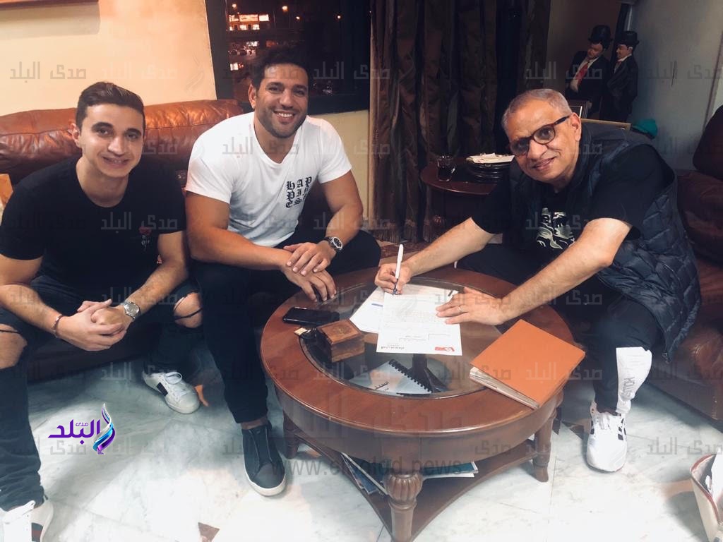 خلال التوقيع