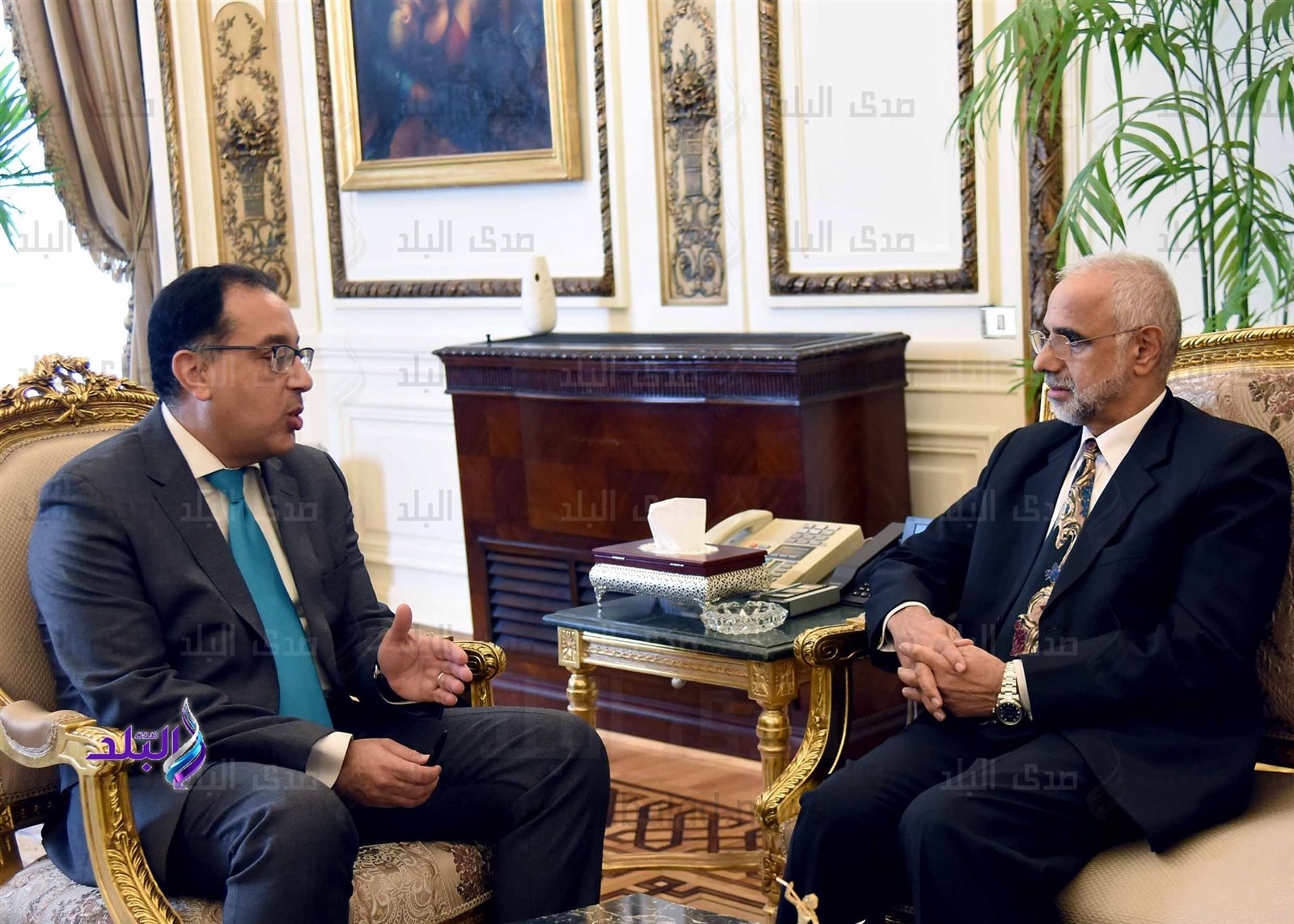 الدكتور مصطفى مدبولي مع السفير العماني 