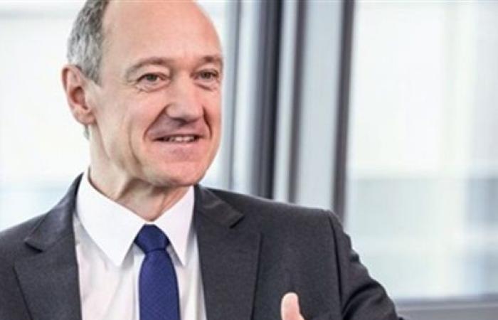 رولاند بوش، عضو مجلس إدارة شركة سيمنز الألمانية