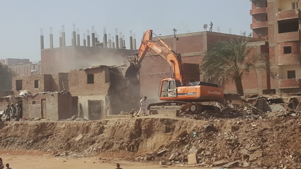إنشاء محور مروري جديد بعرض 100 متر يربط عين شمس بالسلام