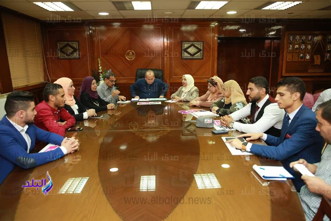 محافظ كفرالشيخ يناقش المرحلة الثالثة لحملة "لأني رجل" محافظ كفرالشيخ يناقش المرحلة الثالثة لحملة "لأني رجل"