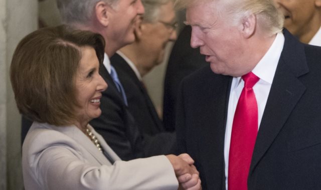 دونالد ترامب ونانسي بيلوسي