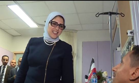 وزيرة الصحة خلال تفقدها لمستشفى زايد