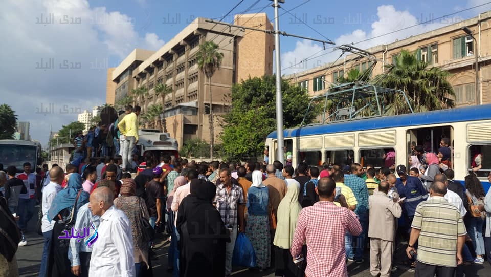 توقف حركة ترام الرمل بسبب الحادث