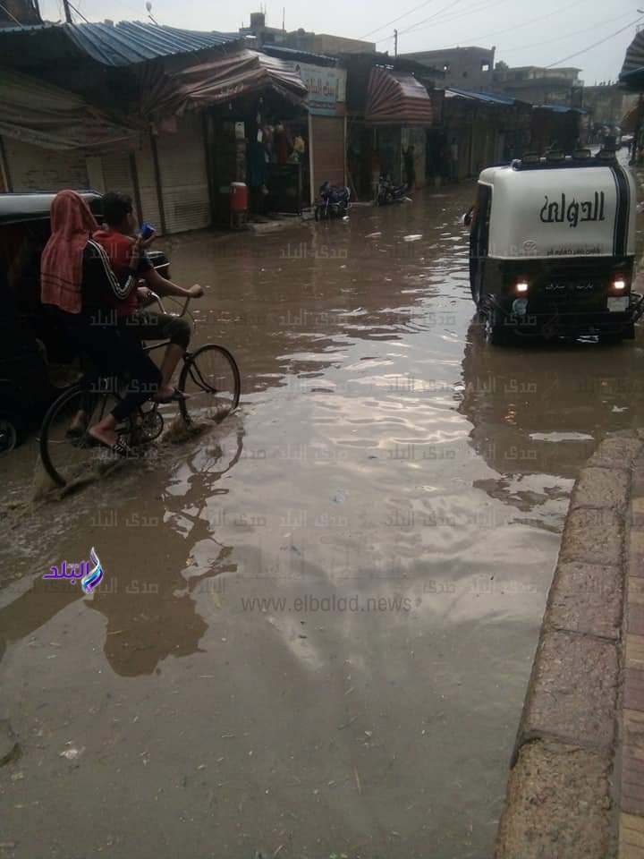  لليوم الثاني على التوالي البحيرة تغرق في مياه الأمطار.. صور